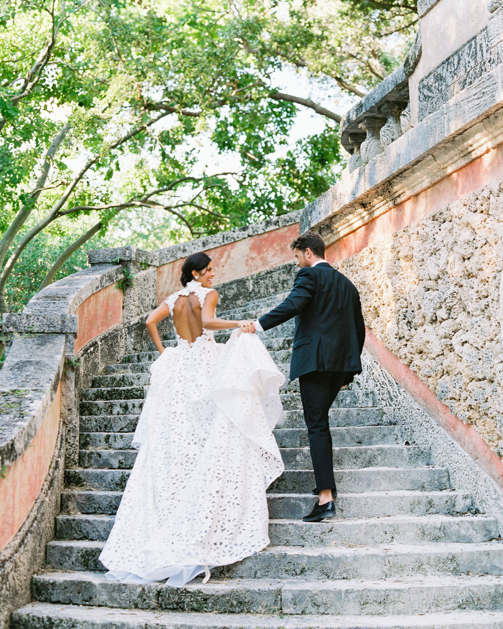 jp-liriano-photography-bride-groom-vizcaya-garden-miami-36